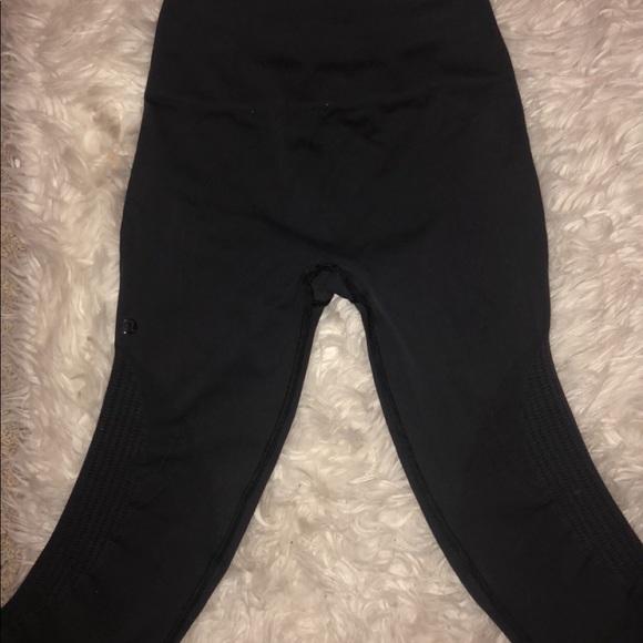 Cropped dark grey/black lululemon leggings - Picture 1 of 4
